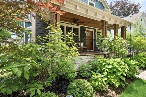 307 Elm Court Libertyville IL 60048