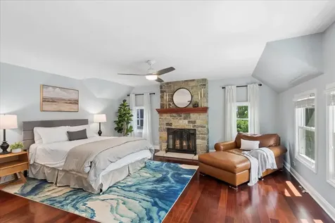 307 Elm Court Libertyville IL 60048