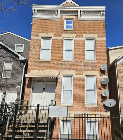 2216 West 21st Place Chicago IL 60608