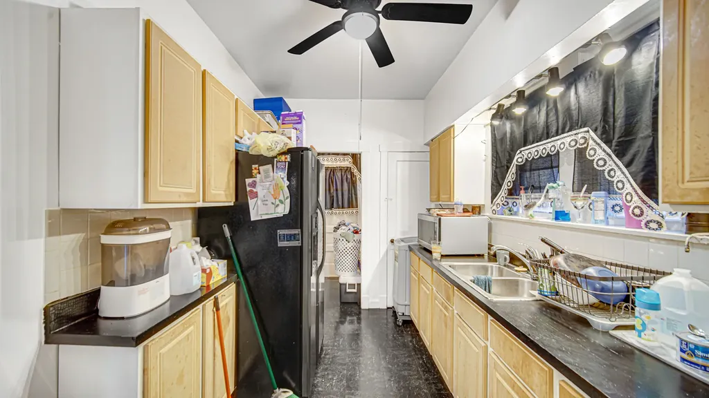 1634 West 68th Street Chicago IL 60636