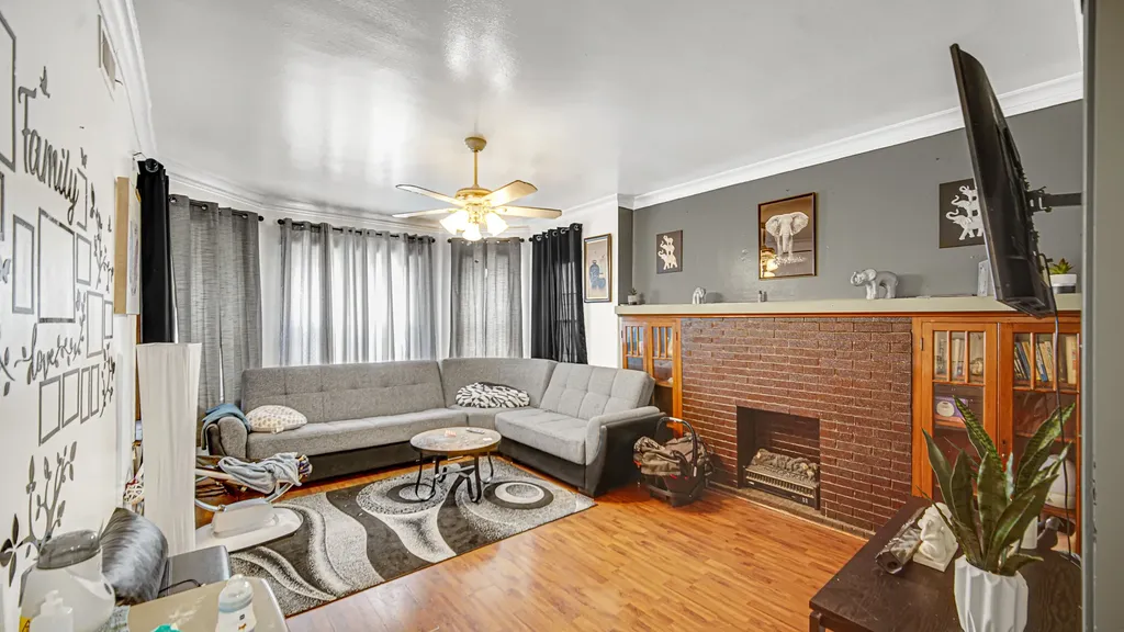 1634 West 68th Street Chicago IL 60636