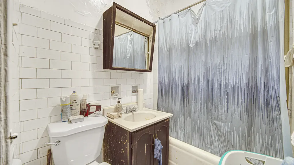 1634 West 68th Street Chicago IL 60636