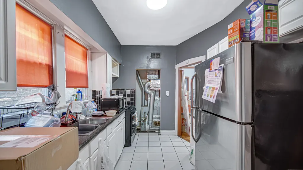 1634 West 68th Street Chicago IL 60636