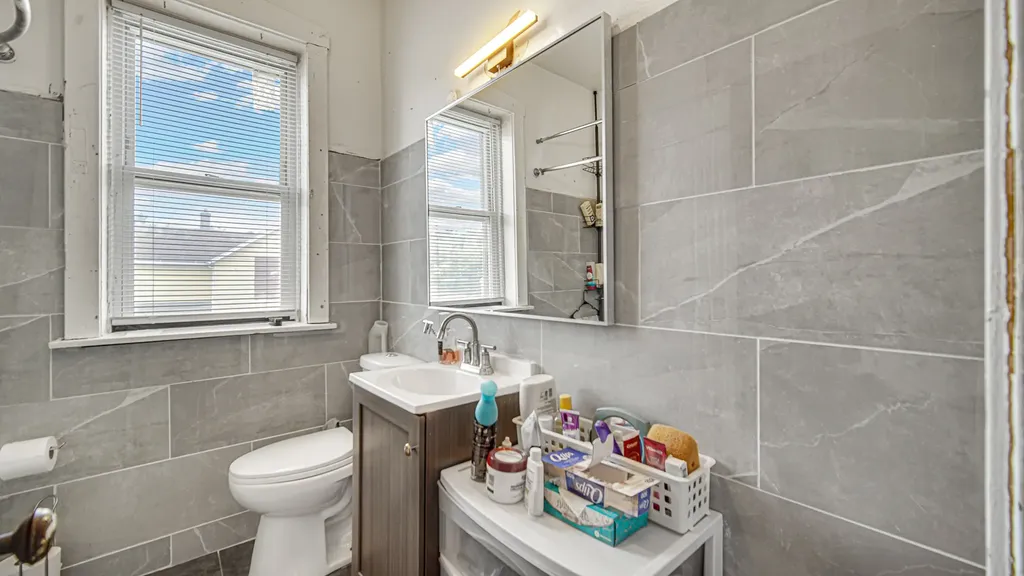 1634 West 68th Street Chicago IL 60636