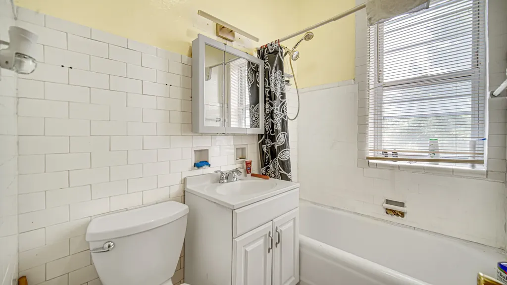 1634 West 68th Street Chicago IL 60636