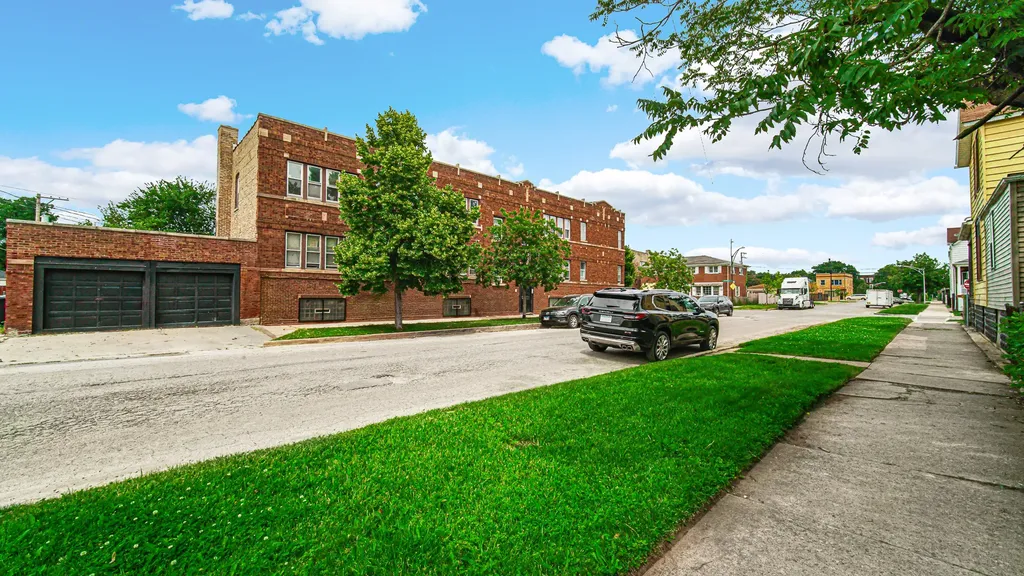 1634 West 68th Street Chicago IL 60636
