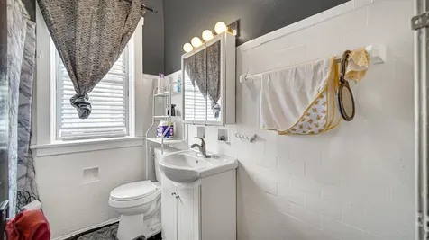 1634 West 68th Street Chicago IL 60636