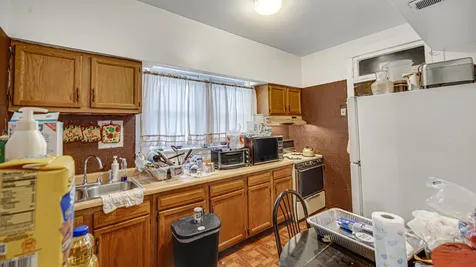 1634 West 68th Street Chicago IL 60636
