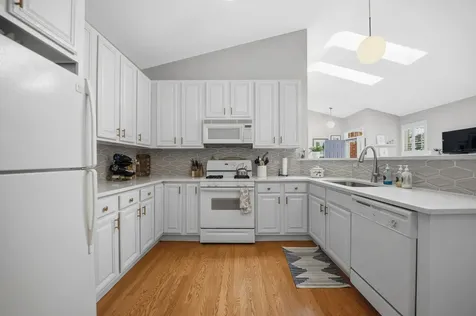 18590 West Point Drive Tinley Park IL 60477