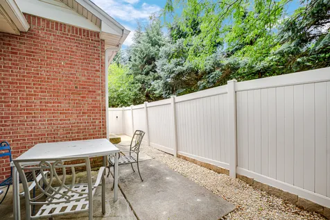 18590 West Point Drive Tinley Park IL 60477