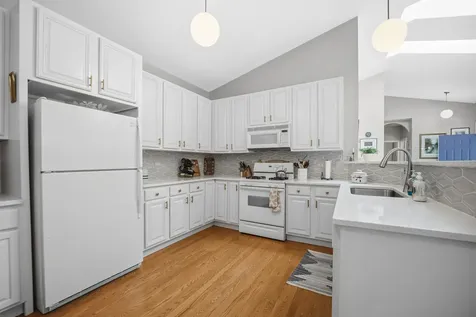 18590 West Point Drive Tinley Park IL 60477