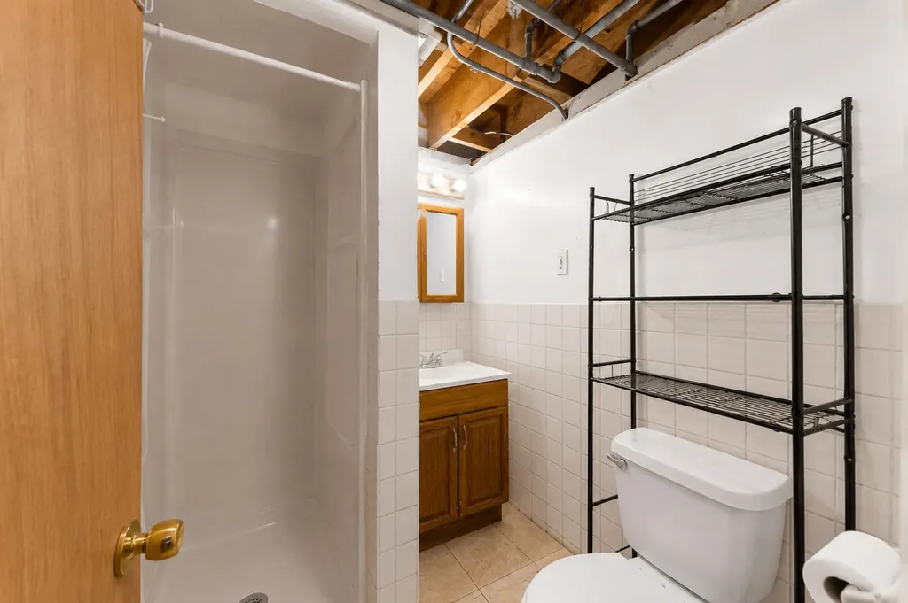 9043 South Carpenter Street Chicago IL 60620