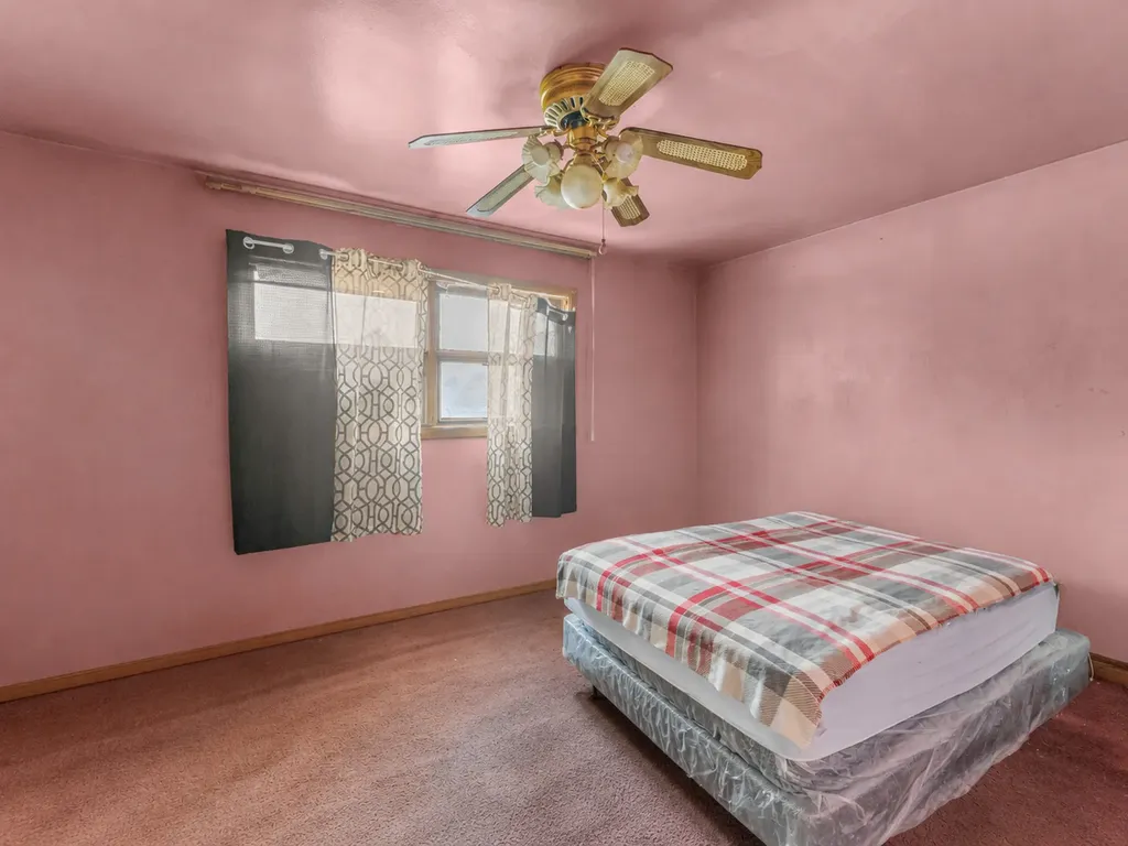 9043 South Carpenter Street Chicago IL 60620