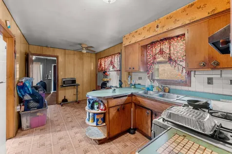 9043 South Carpenter Street Chicago IL 60620