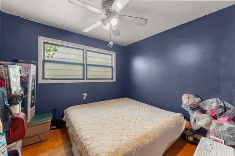 9043 South Carpenter Street Chicago IL 60620
