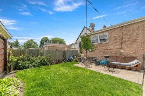 9043 South Carpenter Street Chicago IL 60620