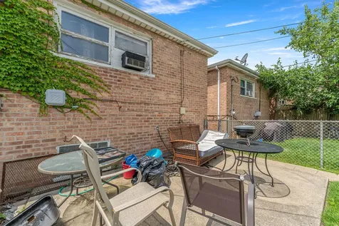 9043 South Carpenter Street Chicago IL 60620