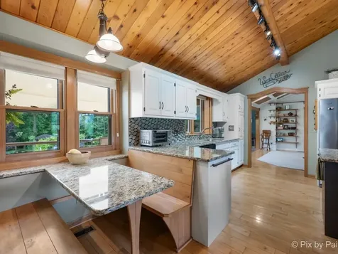 28 Tomahawk Trail Oswego IL 60543