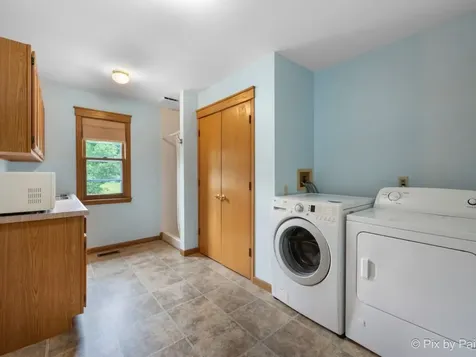 28 Tomahawk Trail Oswego IL 60543