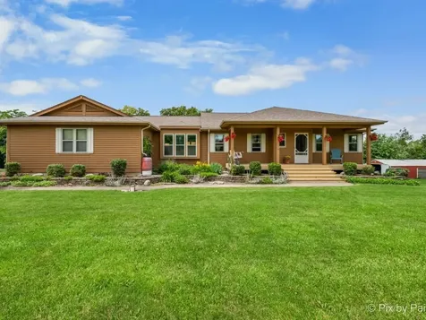 28 Tomahawk Trail Oswego IL 60543