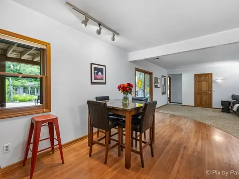 28 Tomahawk Trail Oswego IL 60543