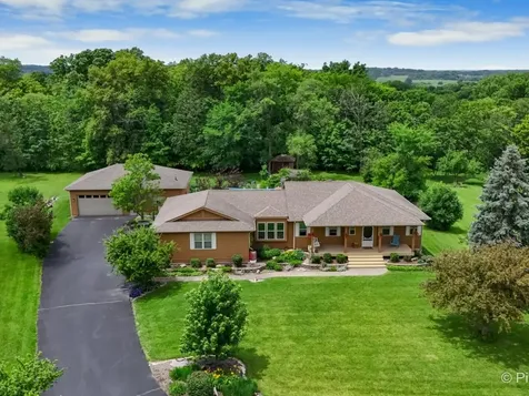 28 Tomahawk Trail Oswego IL 60543
