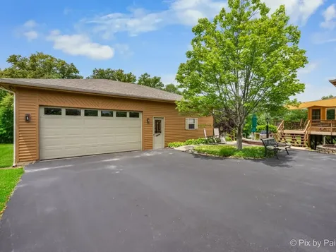 28 Tomahawk Trail Oswego IL 60543