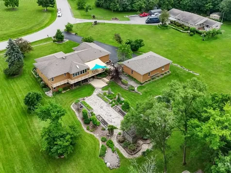 28 Tomahawk Trail Oswego IL 60543