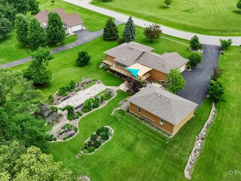28 Tomahawk Trail Oswego IL 60543