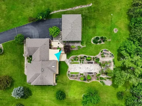 28 Tomahawk Trail Oswego IL 60543