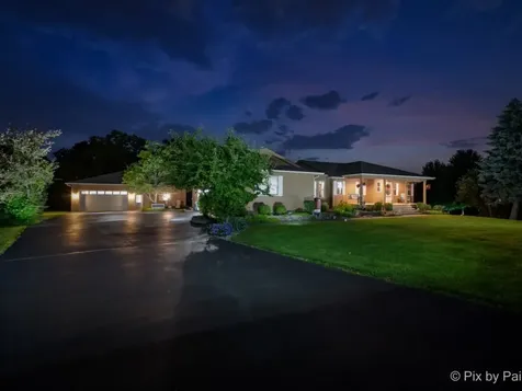 28 Tomahawk Trail Oswego IL 60543