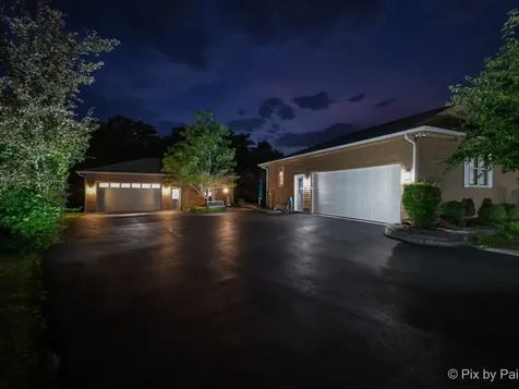 28 Tomahawk Trail Oswego IL 60543