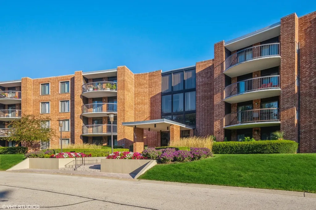 1515 East Central Road Arlington Heights IL 60005