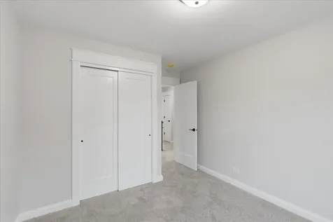 1236 Noble Drive Port Barrington IL 60010