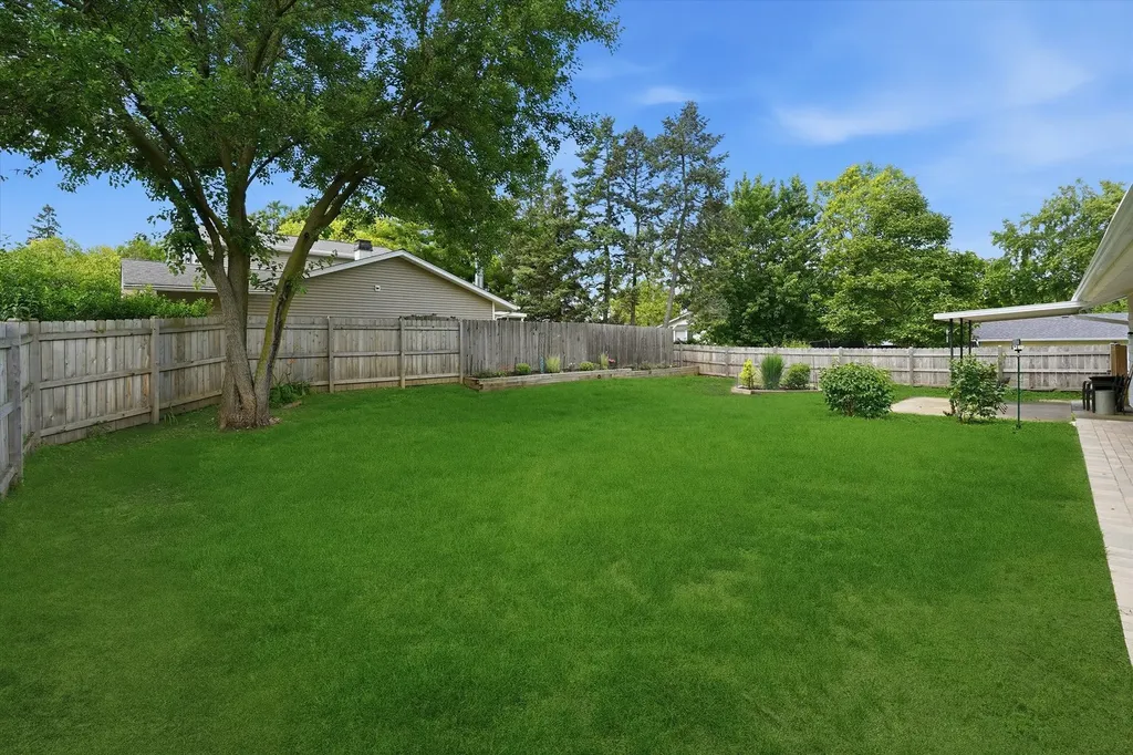 6320 Clark Drive Woodridge IL 60517
