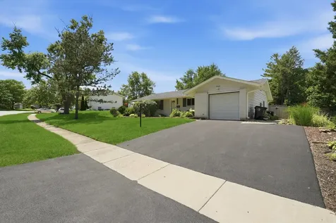 6320 Clark Drive Woodridge IL 60517