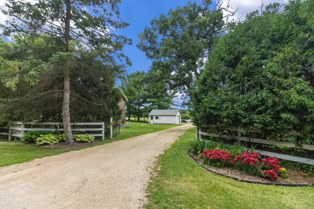 19104 Crowley Road Harvard IL 60033
