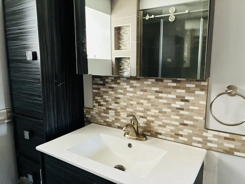 4925 West Warwick Avenue Chicago IL 60641