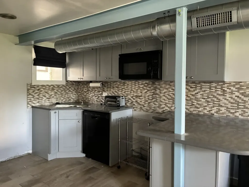 4925 West Warwick Avenue Chicago IL 60641