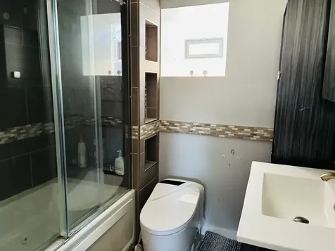 4925 West Warwick Avenue Chicago IL 60641