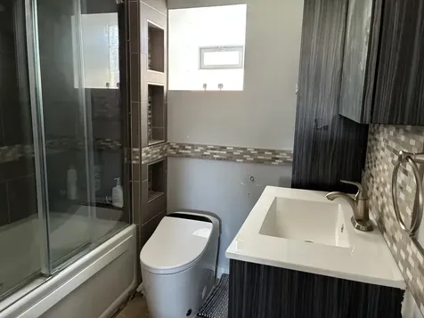 4925 West Warwick Avenue Chicago IL 60641