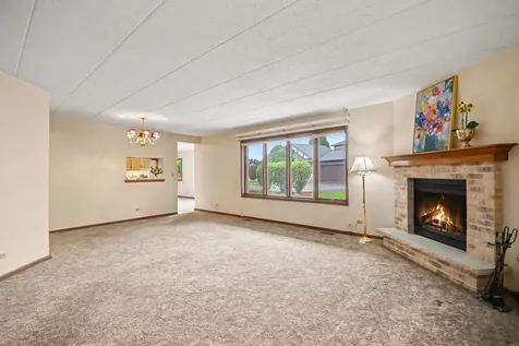 2743 Harbor Drive Joliet IL 60431