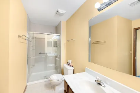 26 Tyler Court Streamwood IL 60107