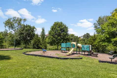 26 Tyler Court Streamwood IL 60107