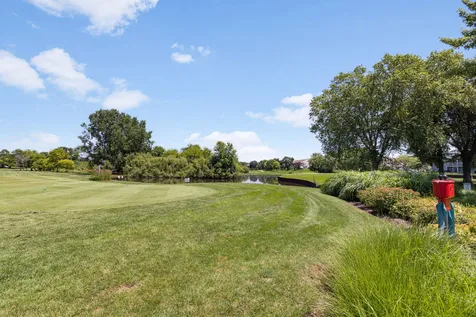26 Tyler Court Streamwood IL 60107
