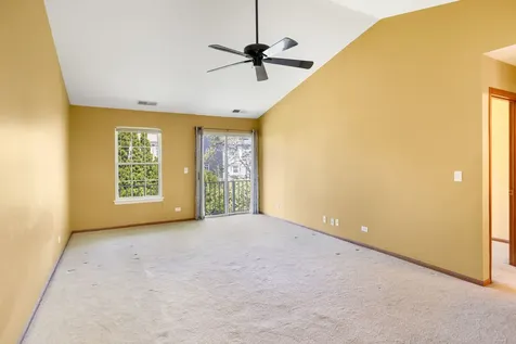 26 Tyler Court Streamwood IL 60107