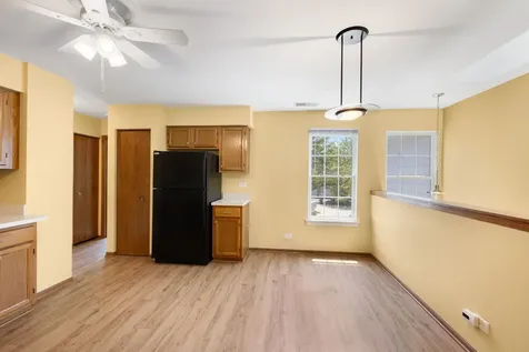 26 Tyler Court Streamwood IL 60107