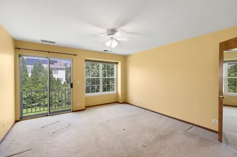 26 Tyler Court Streamwood IL 60107