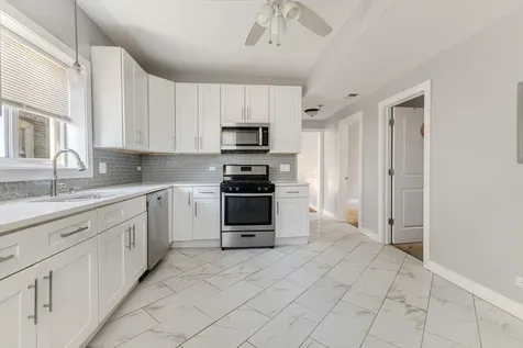 8139 South Sangamon Street Chicago IL 60620