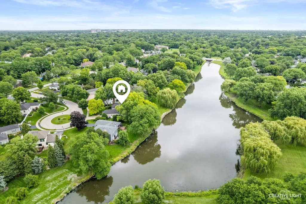 1493 Sandy Hook Street Wheaton IL 60189